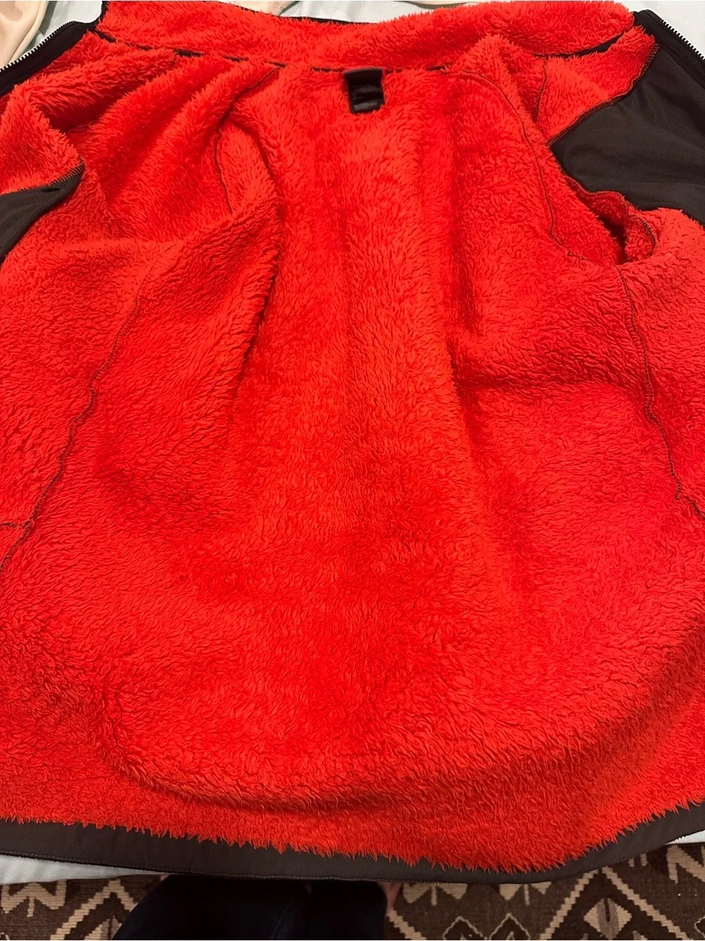 The North Face Jacket Sz:L Black Full Zip Chimborazo Fleece Red Sherpa Lined.